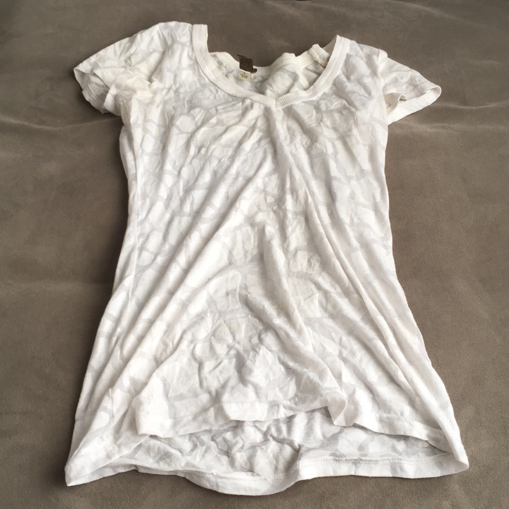 Buckle tee shirt